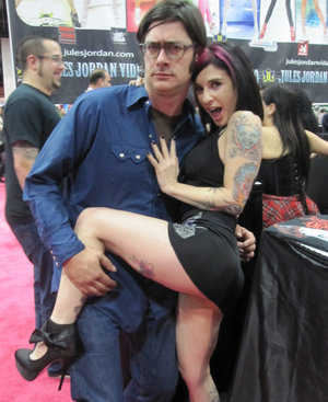 18 year old Brooke Lynn giving and receiving oral sex before facial cumshot